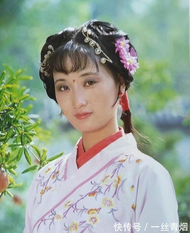 丫鬟@解读《红楼梦》之宝蟾:这个名字有何寓意?真的是人如其名吗?