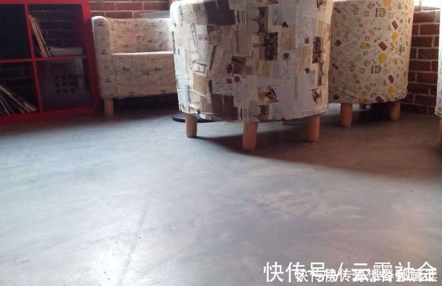 美观|越来越多人地面不铺瓷砖地板,浪费钱!现在潮流这种,实用又美观