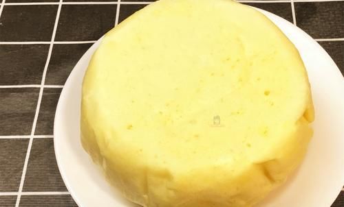 懒人蛋糕|4个鸡蛋，1碗面粉，不用烤的蛋糕，不塌不回缩，松软香甜