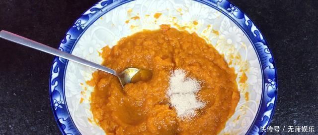 南瓜饼的新做法,好吃又健康,我一顿能吃好几个