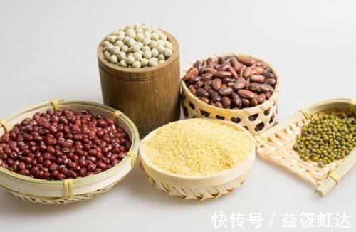 血糖控制|血糖新标准已公布:并非是3.9-6.1,在这个范围内或许更好,自测