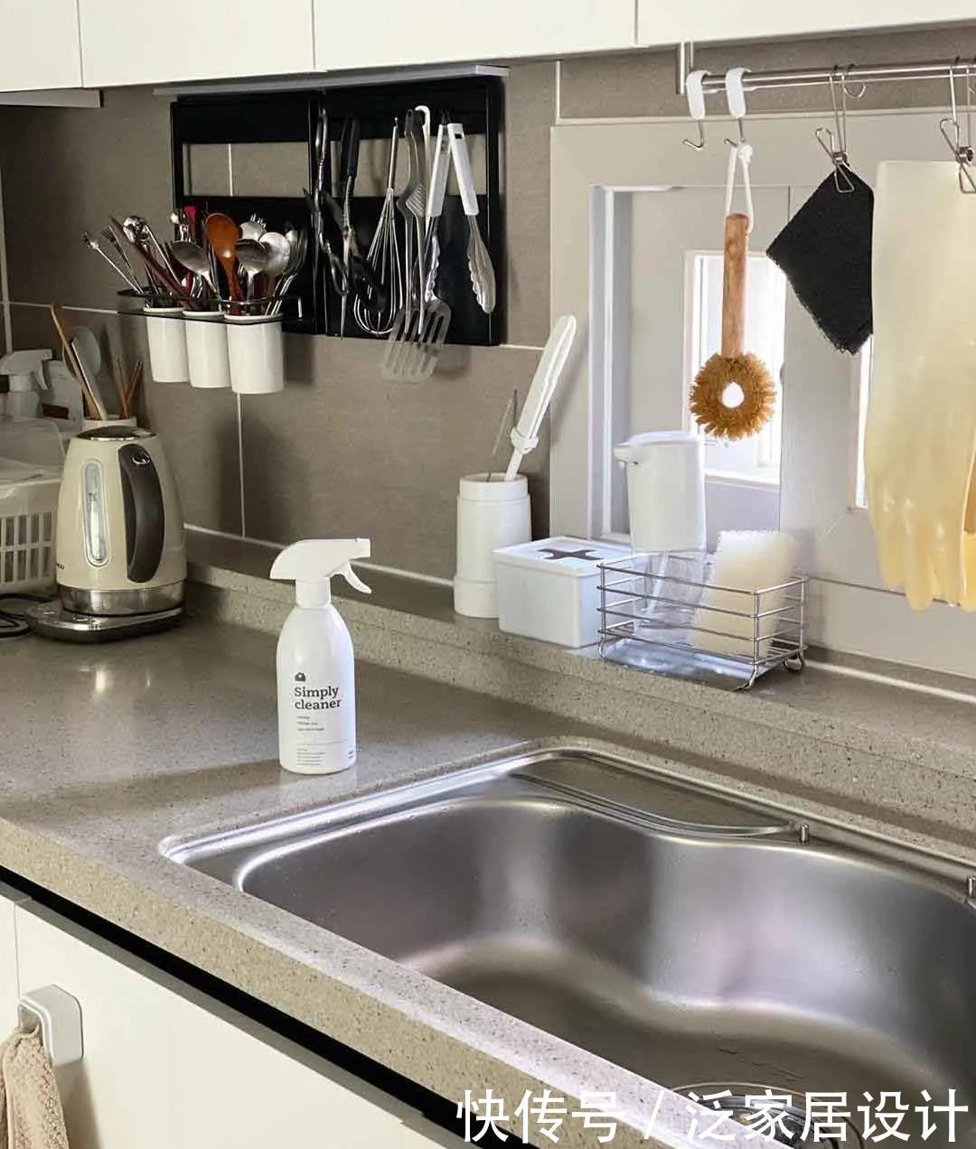 加高|厨房学韩国人,灶台加高10公分,瞬间把台面调料收得一干二净!