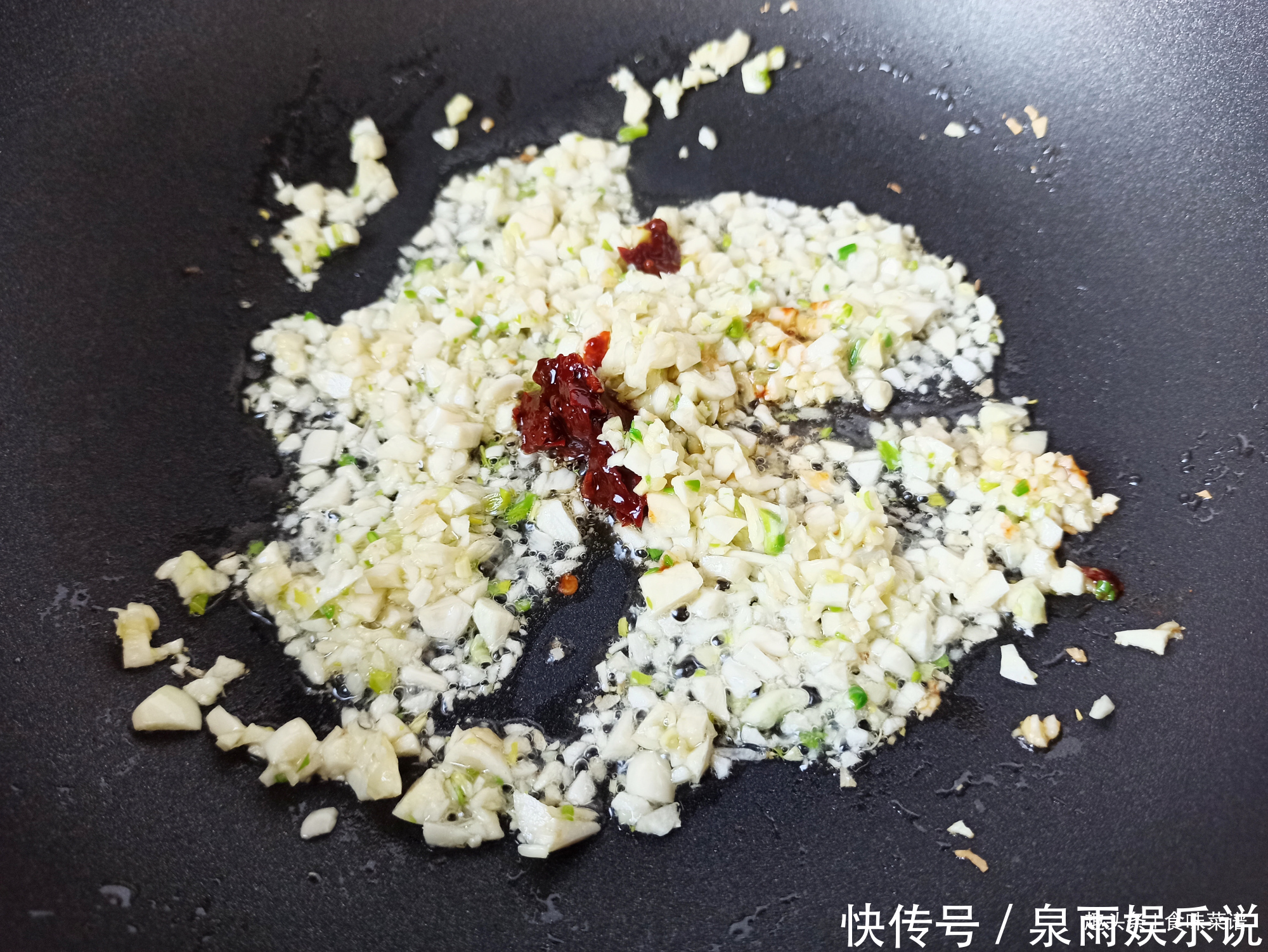 分钟|常给孩子吃西葫芦,增强免疫力少生病,10分钟搞定,色香味俱全