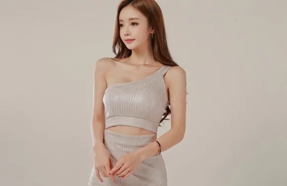 孙允珠,曼谷雨霖金丝妩媚曲线高腰裙