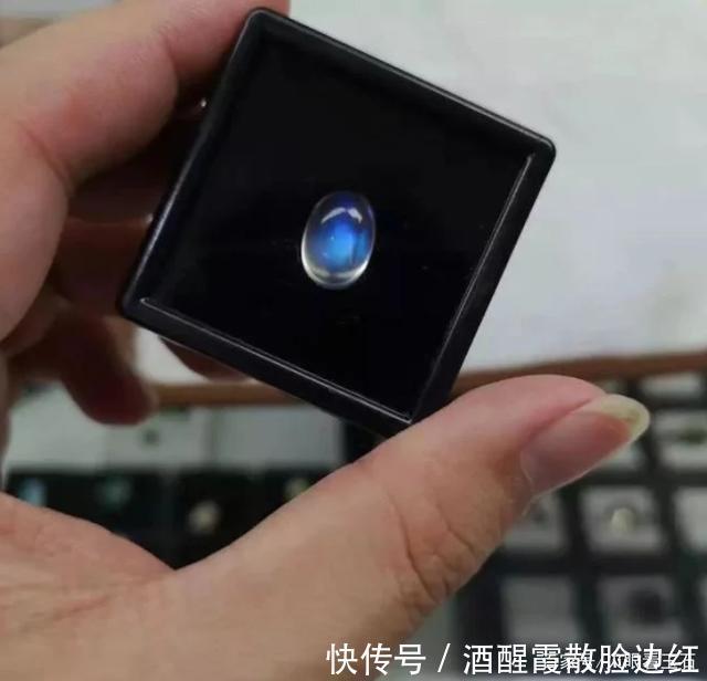 月光石|买不起贵珠宝，这些小众珠宝，也很受大家喜欢