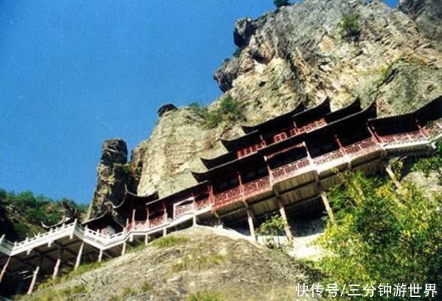 浙江有座寺庙，位于悬崖边上，惊险无比，深受游客喜爱