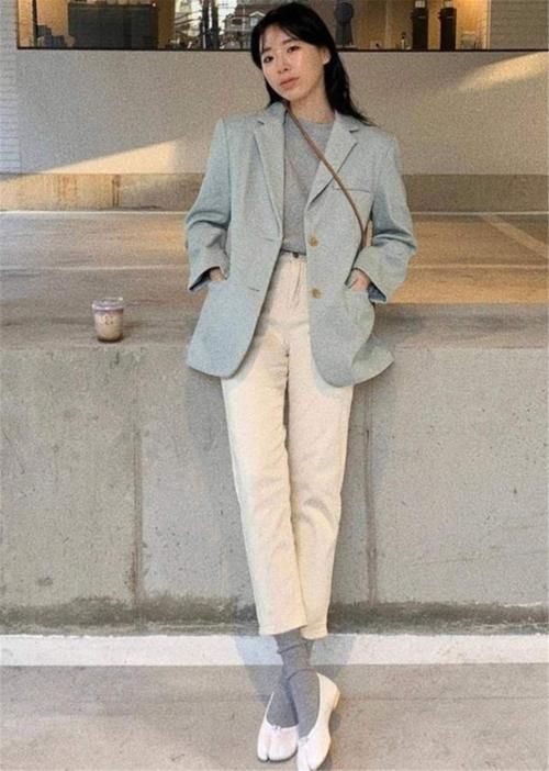 气温回升，脱了羽绒服什么？这几件单品建议备起来