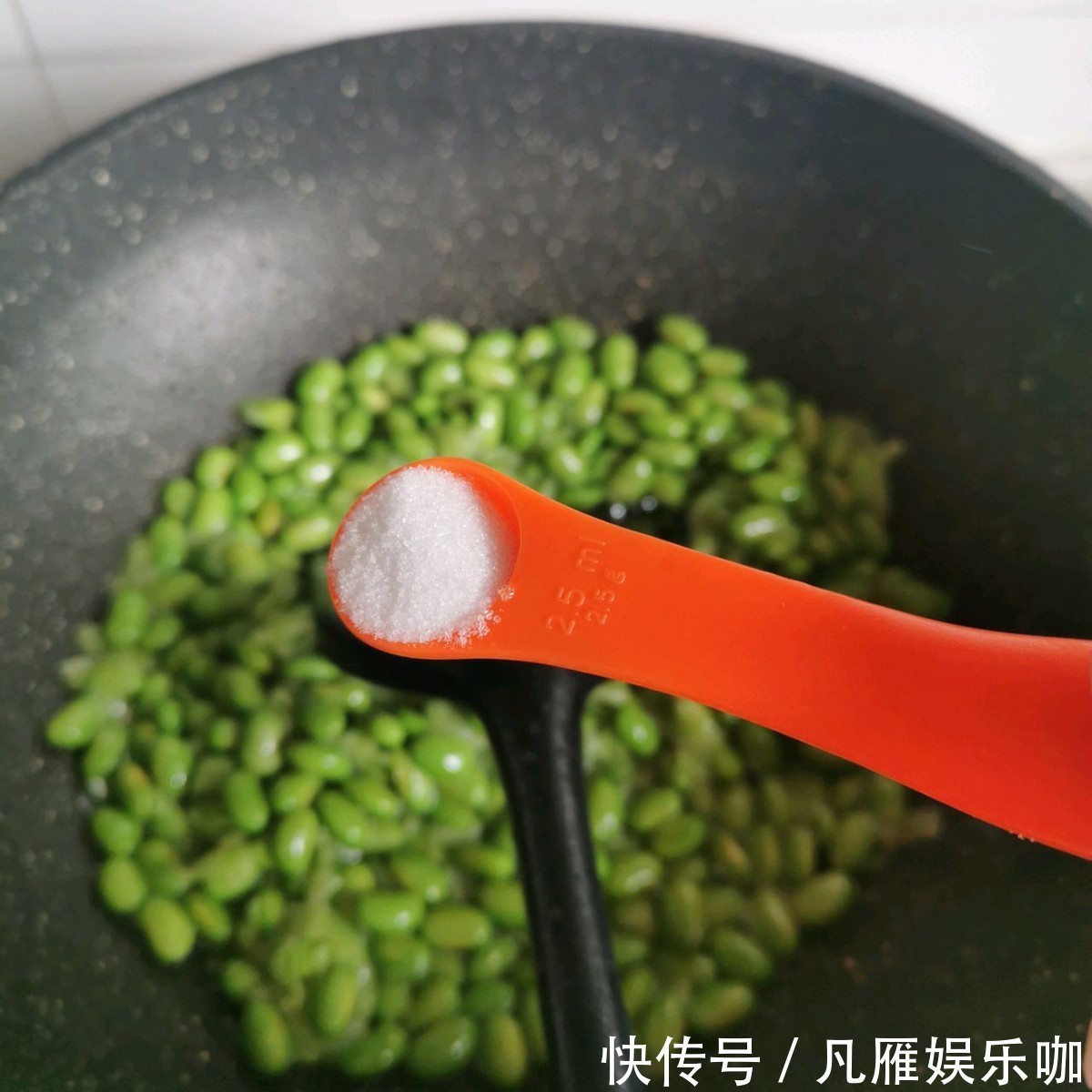 素炒毛豆|这蔬菜很不起眼,却是“含钾高手”,钙远超牛奶,夏季出汗要常吃