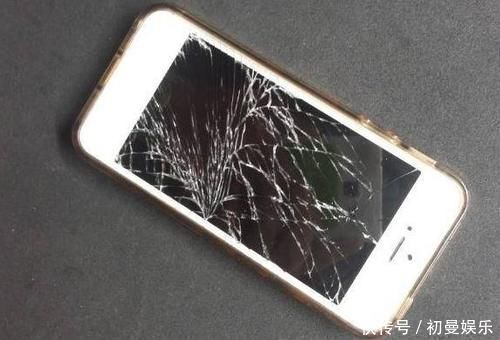 宝妈|5岁男孩带手机上学,老师怒摔手机,宝妈是谁给你的勇气摔手机