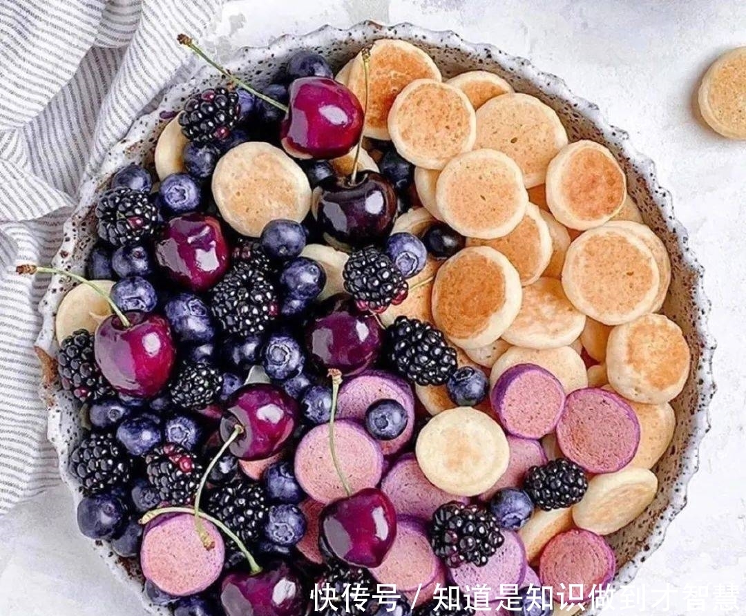 冬季精致女孩行为大赏：吃水果