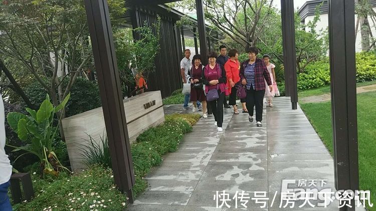 楼盘|郑州新郑热门楼盘现场最新视频，点击查看