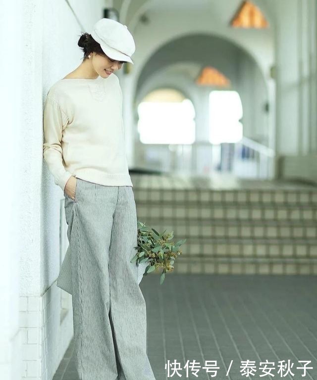 针织衫|谁说“大妈辈”就不能美了?看48岁的她:穿搭又美又嫩,太时髦!