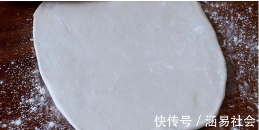 花椒粒|一碗面粉,2个萝卜,教你做好吃的萝卜丝饼,爱吃萝卜的快收藏