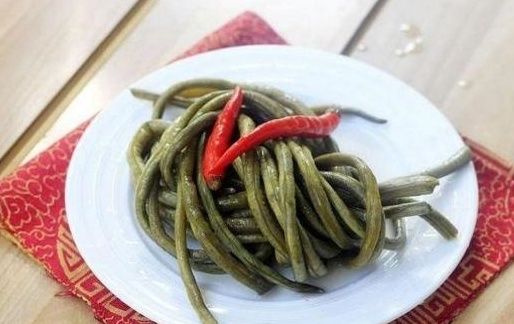 酸豆角是不用焯水，许多人都弄错了，难怪泡的不脆不酸不爽！