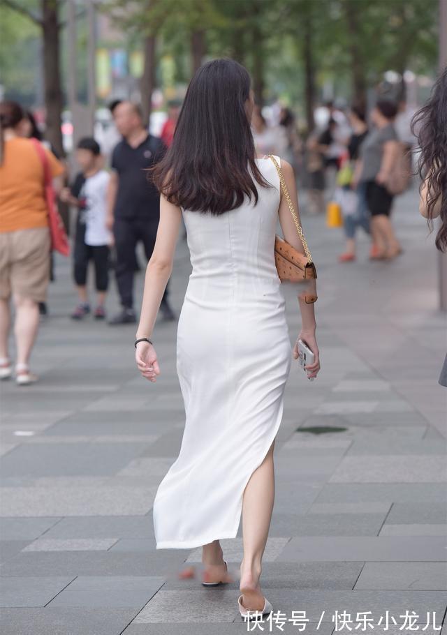 工装风 贴身提臀的连衣裙，擅长打造优雅靓丽风，简约休闲