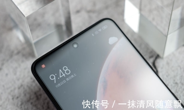 后置|从1999元跌至1299元,一亿像素四摄+256GB,已沦为标准千元机