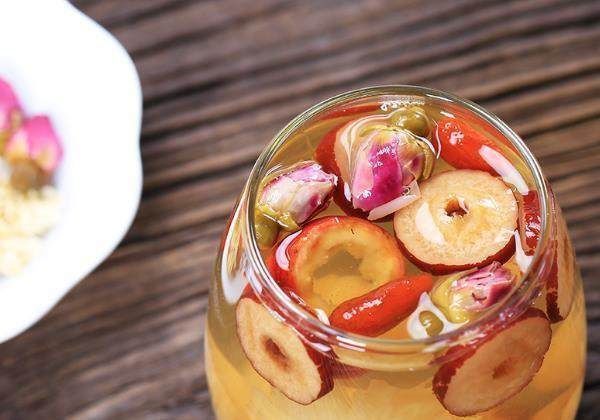 乌发|白发的救星来了,坚持每天饭后喝点它,据说比染发还管用