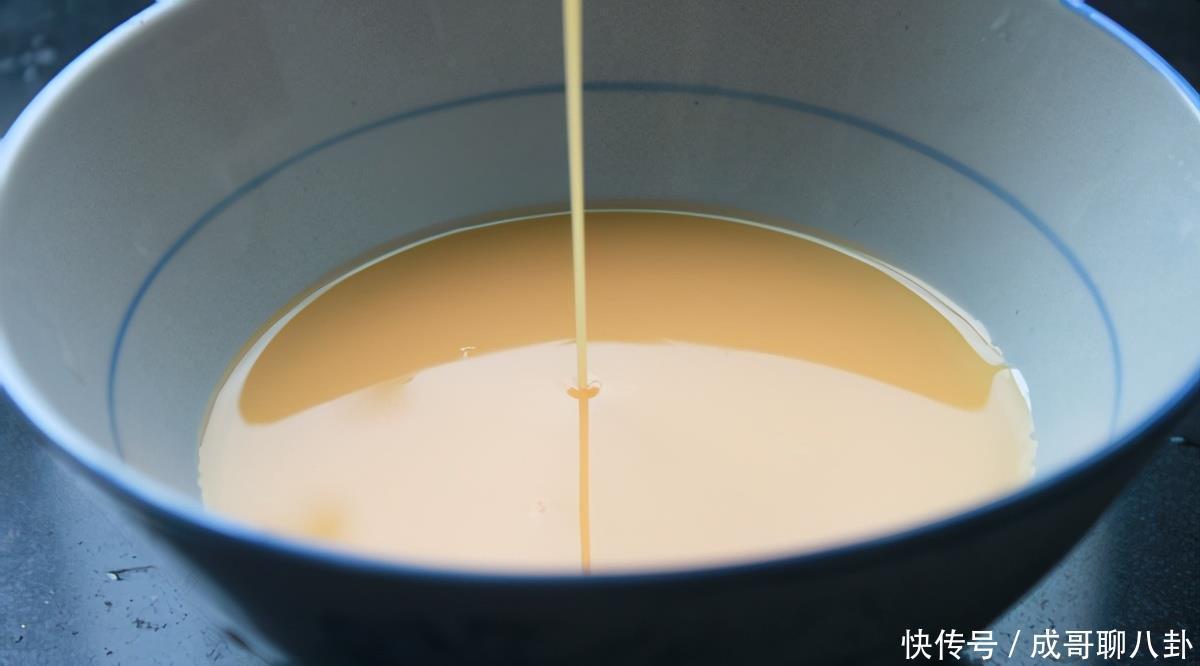 芋头新吃法,一蒸一卷,营养美味颜值高,比买的甜品还好吃