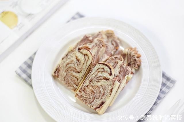 甜而不腻|自从学会这款吐司做法,一周得吃3次,绵软可口,甜而不腻,真香