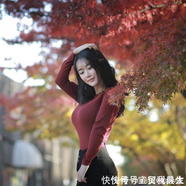 紧身|红色紧身易搭配黑色休闲裤,清纯可爱,玲珑有致