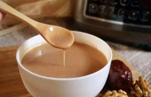 小姑娘|女人要多吃2种坚果,特别是过了30岁,常吃气色红润,越来越年轻