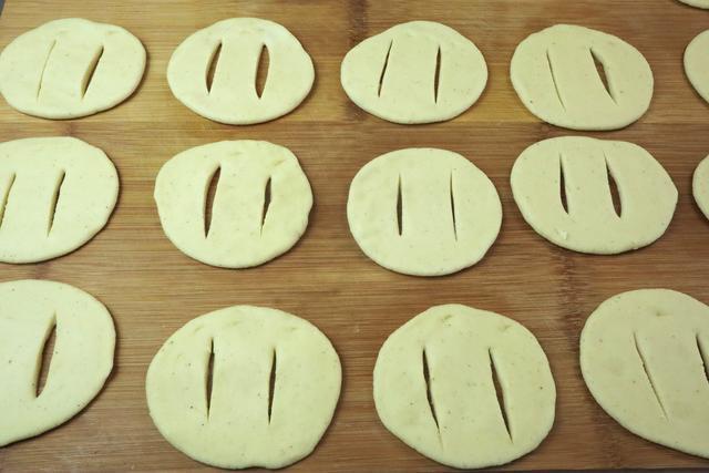 奶奶用了30年的炸油饼秘诀,金黄酥脆,个个空心,比买的好吃