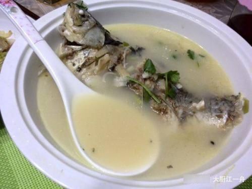 饭店的鲫鱼汤为啥好喝原来多做了这几步,怪不得汤白肉鲜又好喝
