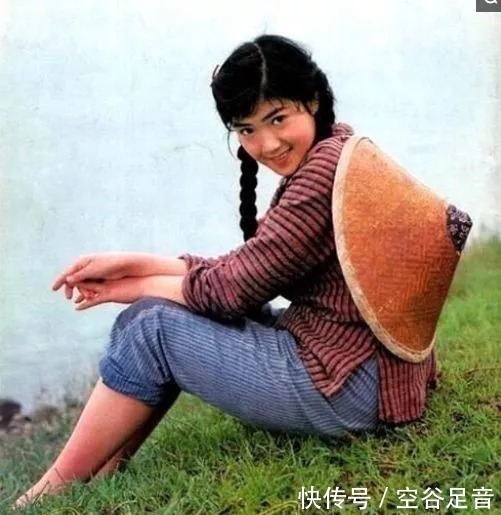 喜盈門|還記得那些年扮演過農(nóng)村姑娘的演員嗎?二十張老照片帶你走近她們