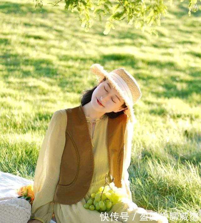 半身裙|极简的穿搭风格看似随意,却不经意间透露着高级,温柔又有气质