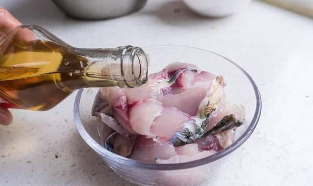 大厨|做酸菜鱼时，有人用淀粉，有人用蛋液大厨教你正确做法，太香了