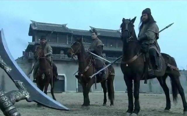 关羽|老黄忠能力战关羽,若他在巅峰期能击败吕布吗?答案出乎意料