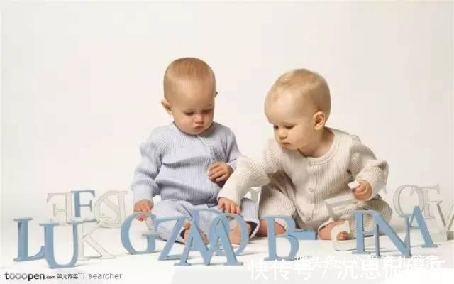 婴儿|宝宝多大能坐、能扶走0-4岁生长规律一览表,新手爸妈不用慌