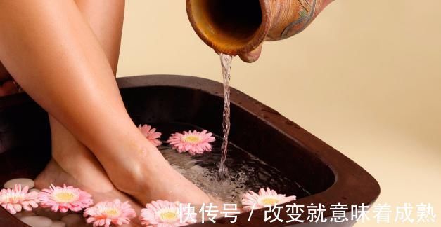 花椒|厨房里的一物,用来泡脚,抗衰老还乌发,家家户户的厨房都有!