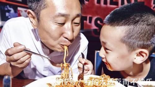 父母|一碗鸡蛋面,却能测试出家庭的三个等级,许多家长正亲手毁了孩子