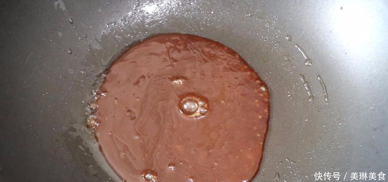 教你做抓炒大虾,虾肉一点也不老,外酥里嫩,包裹着酸甜咸的酱汁