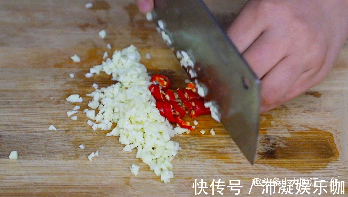 一日三餐|这菜营养极高，很多人只吃叶子，其实茎才是“王者”，不懂可惜了