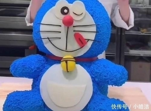 蓝胖子|小伙用蛋糕做蓝胖子，过程看着就不想吃，成品后却不舍得吃