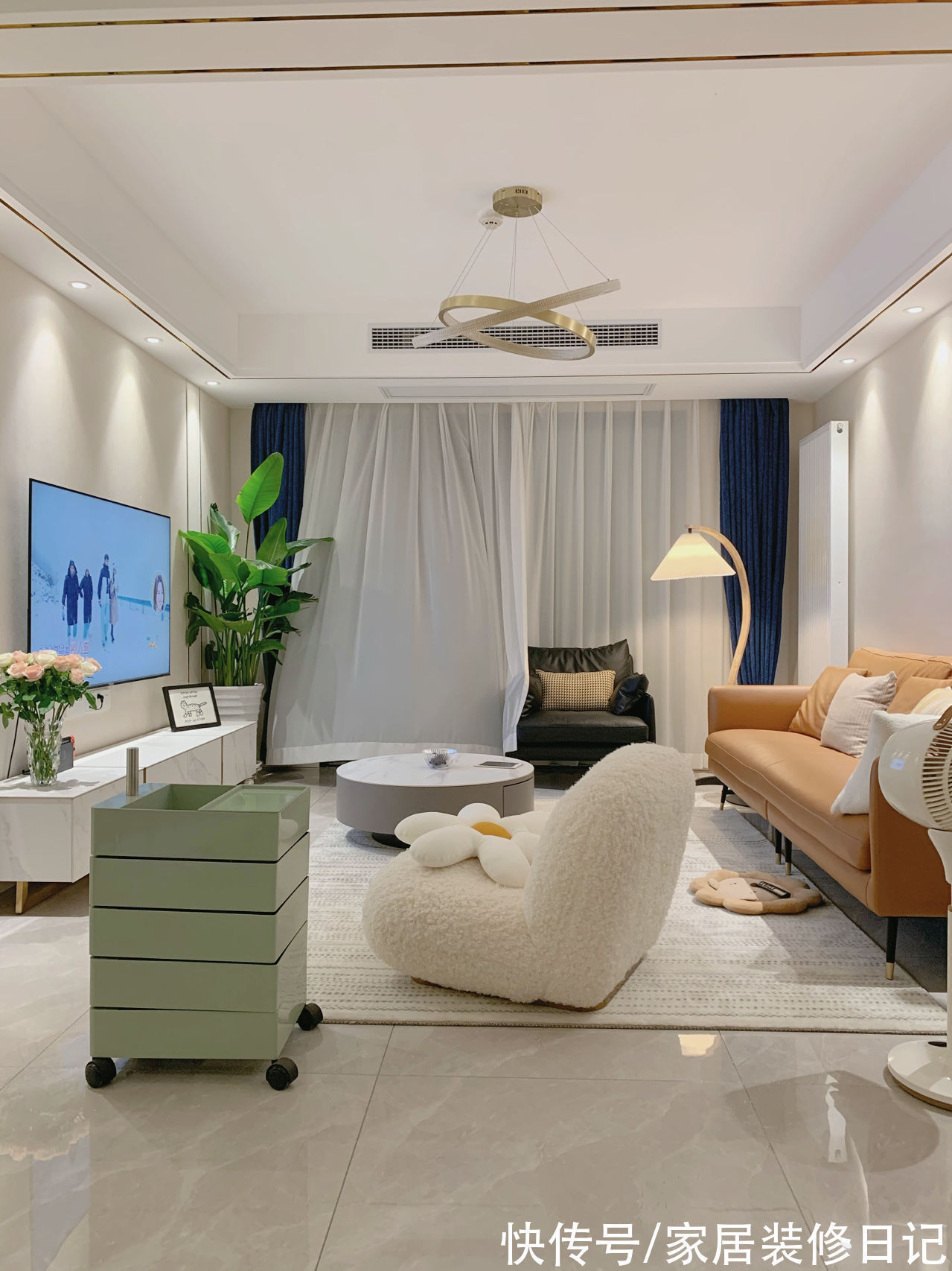 客厅|奶油系客厅太治愈了,却被女主戏称为18线城乡结合部,好凡尔赛啊