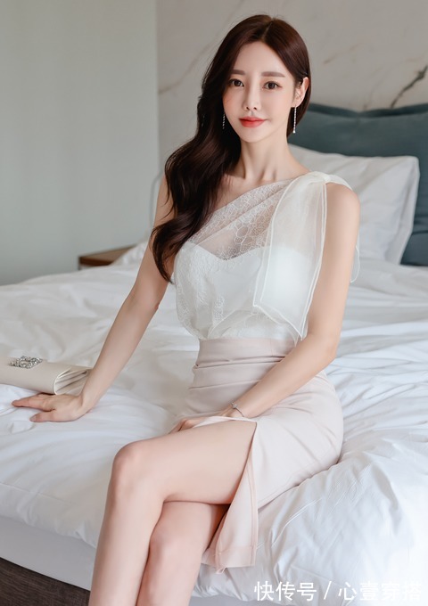 搭配|女神孙允珠高清时尚搭配:爱丁堡纯夏仙女琉璃玫瑰洋裙