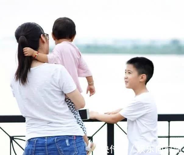 独生子女|生二胎是“先苦后甜”吗?过来人:结果可能没你想的那样乐观