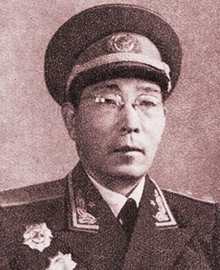 军衔|四大野战军成立，115师120师和129师师长都是谁，什么军衔