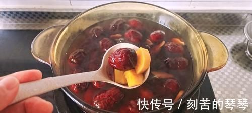 红枣蒂端|它是“穷人的阿胶”，一碗才2块钱，每天吃一点，补血养气不显老