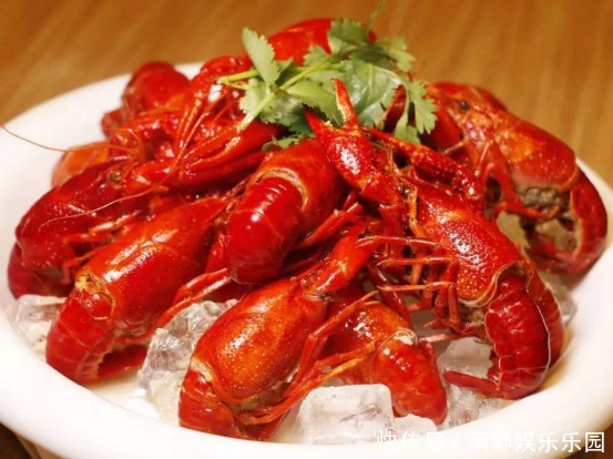 色香味俱全的几道下饭菜,看着就想流口水,美味面前谁能阻挡