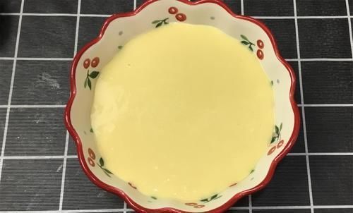 懒人蛋糕|4个鸡蛋，1碗面粉，不用烤的蛋糕，不塌不回缩，松软香甜