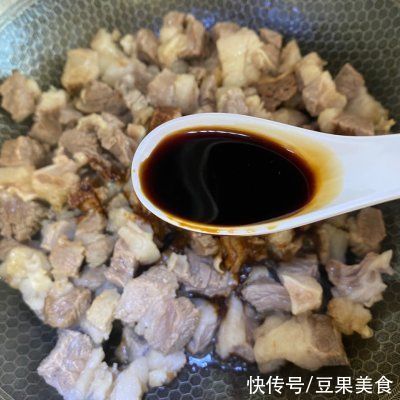 开运年夜菜“牛气冲天”，番茄土豆炖牛腩汤汁浓郁，营养美味??