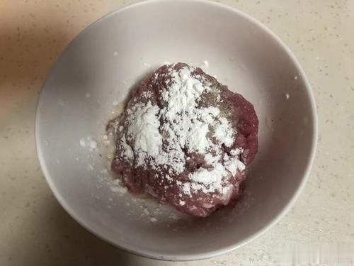 炒前|这道家常小菜,荤素搭配、营养美味,炒前多加这一步,吃得更健康