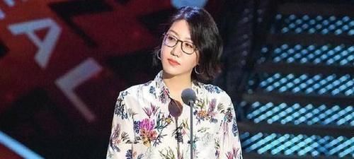 易立竞|《定义2021》无评分,易立竞不再犀利和毒舌,这还是她吗?