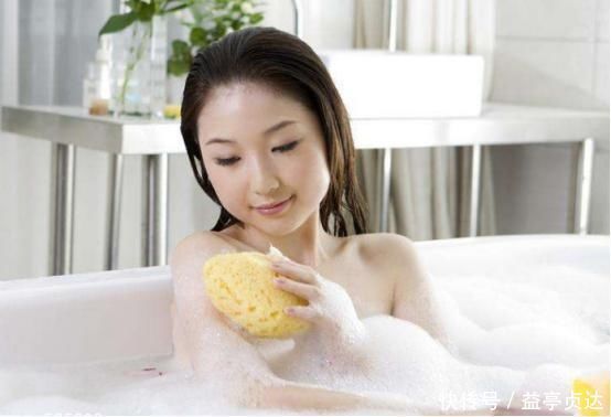 为何男生洗澡喜欢用香皂，而女生喜欢用沐浴露看完你就知道了