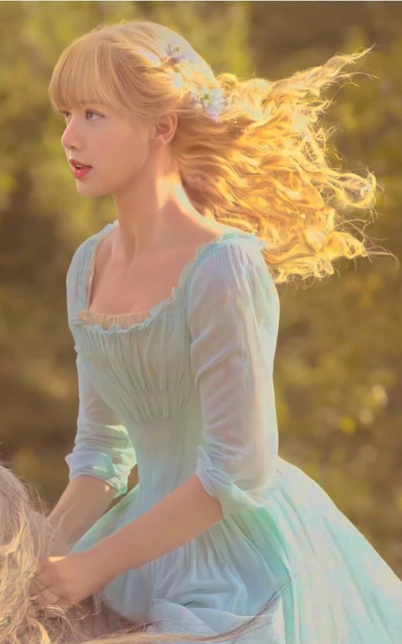 lis程潇Lisa同为韩国偶像,都被称“人间芭比”,谁的颜值更符合