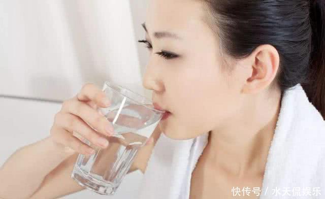 中老年人|血液粘稠的人，脸部有3个征兆，若没有，说明血管不是太堵